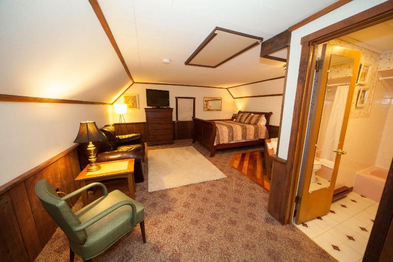 Log Cabin Lodge & Suites image