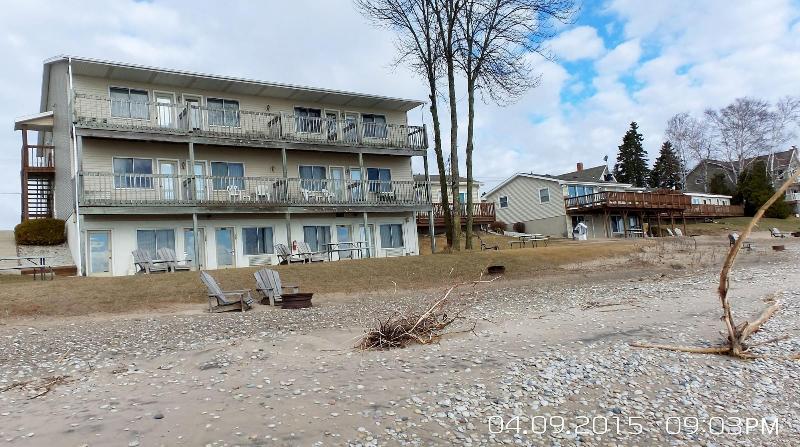 Algoma Beach Motel image