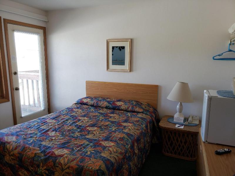 Algoma Beach Motel image