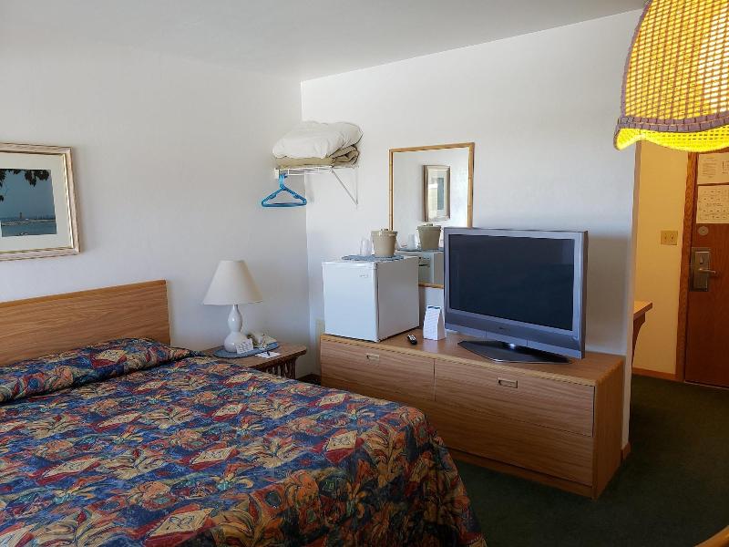 Algoma Beach Motel image