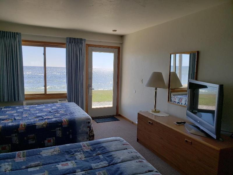 Algoma Beach Motel image
