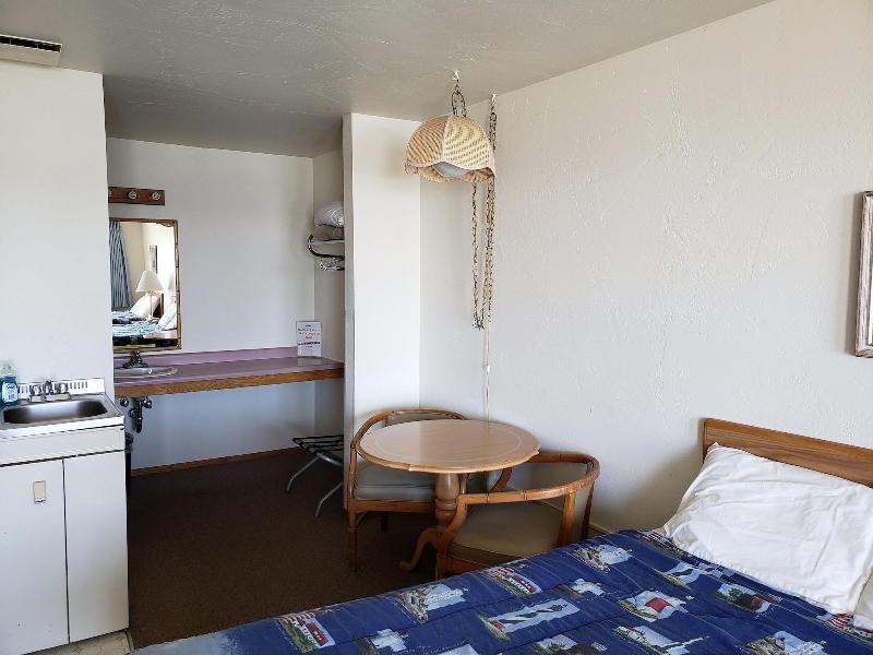 Algoma Beach Motel image