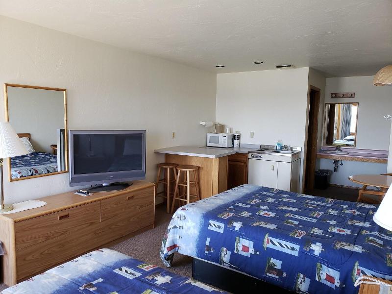 Algoma Beach Motel image