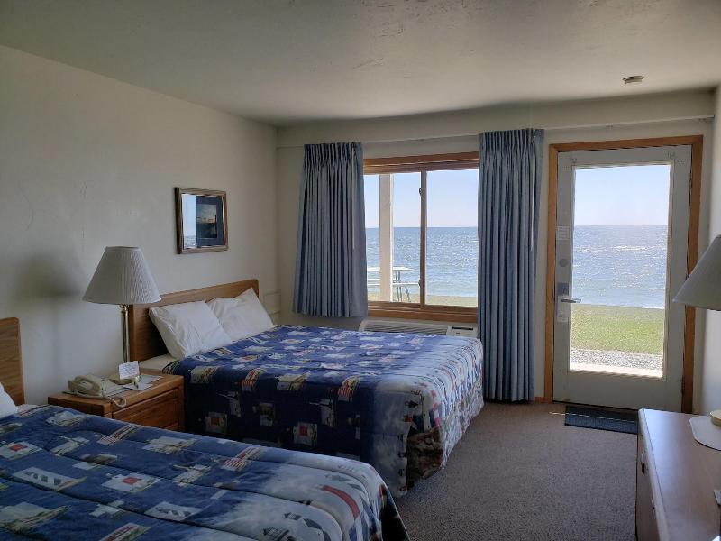 Algoma Beach Motel image