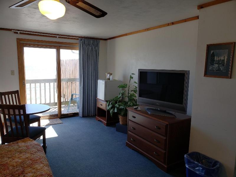 Algoma Beach Motel image