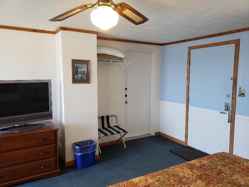 Algoma Beach Motel image