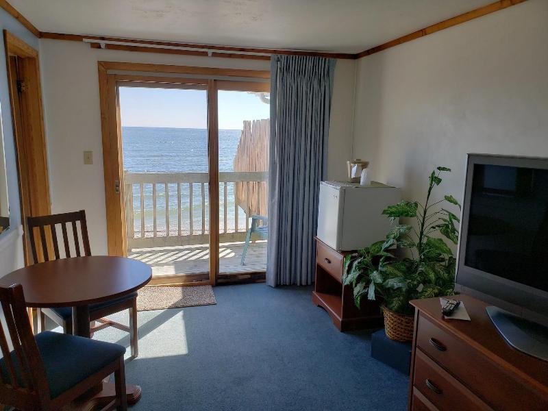 Algoma Beach Motel image