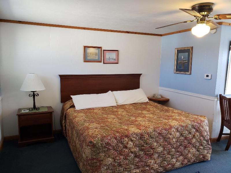 Algoma Beach Motel image
