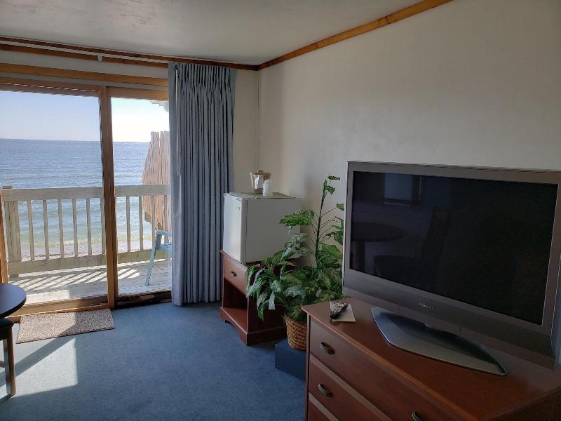 Algoma Beach Motel image