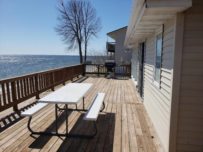 Algoma Beach Motel image