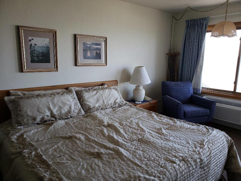 Algoma Beach Motel image