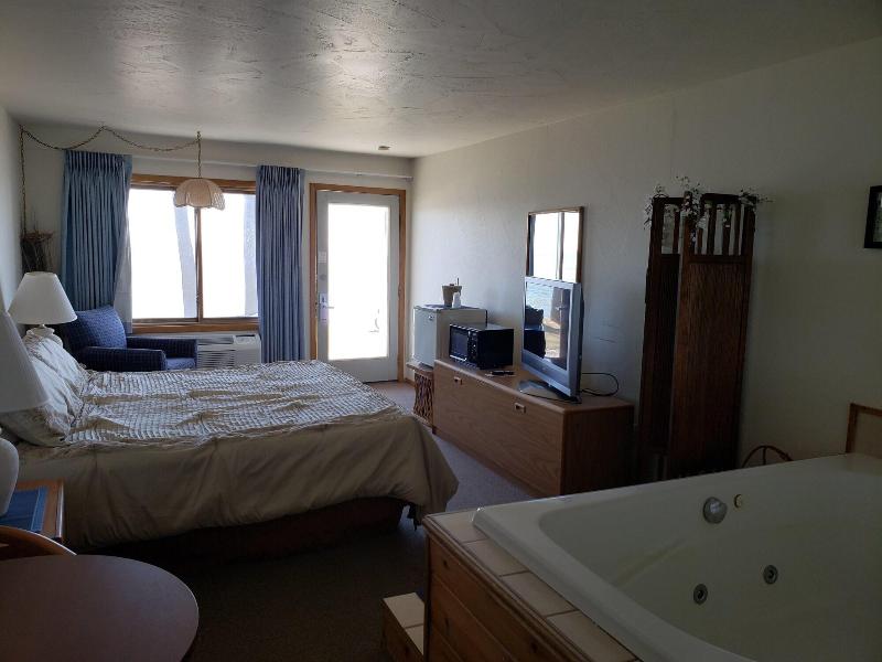 Algoma Beach Motel image