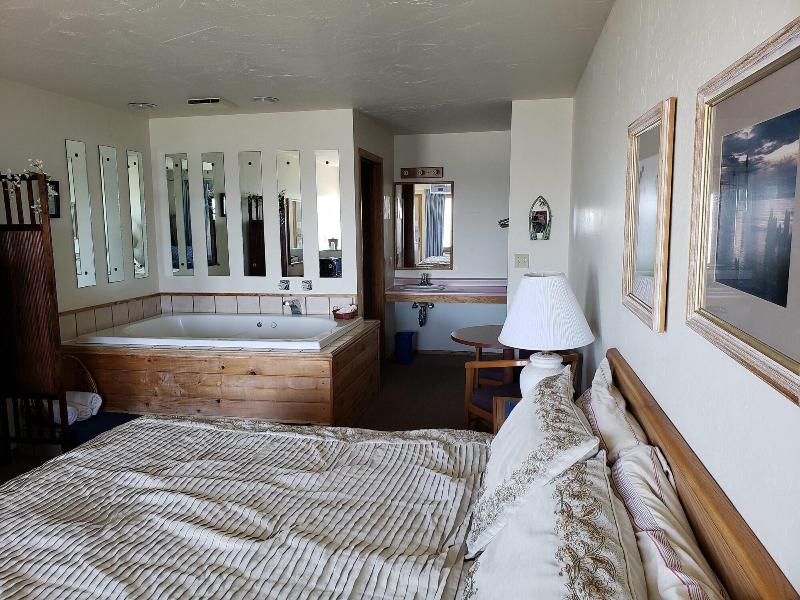 Algoma Beach Motel image