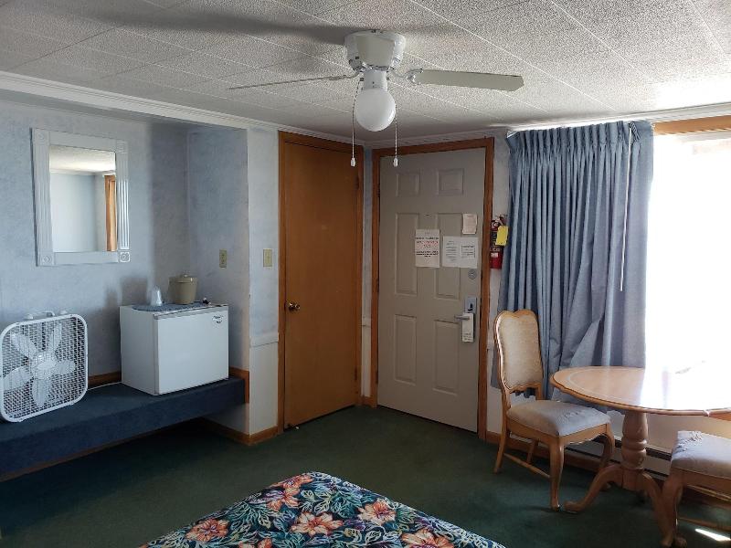 Algoma Beach Motel image