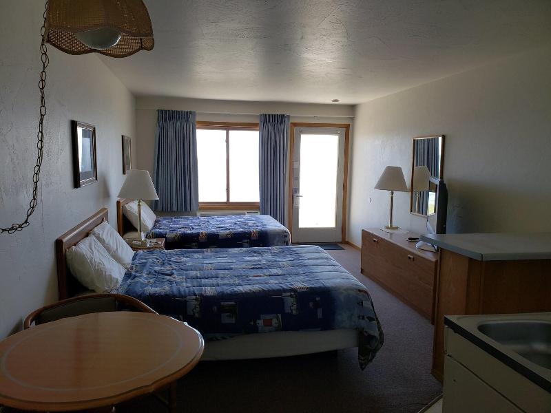 Algoma Beach Motel image