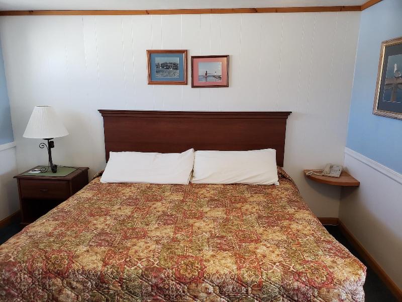 Algoma Beach Motel image