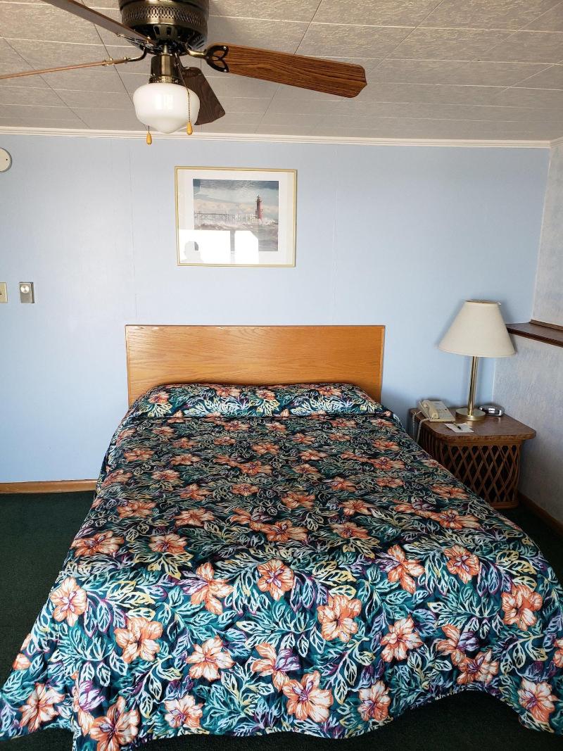 Algoma Beach Motel image