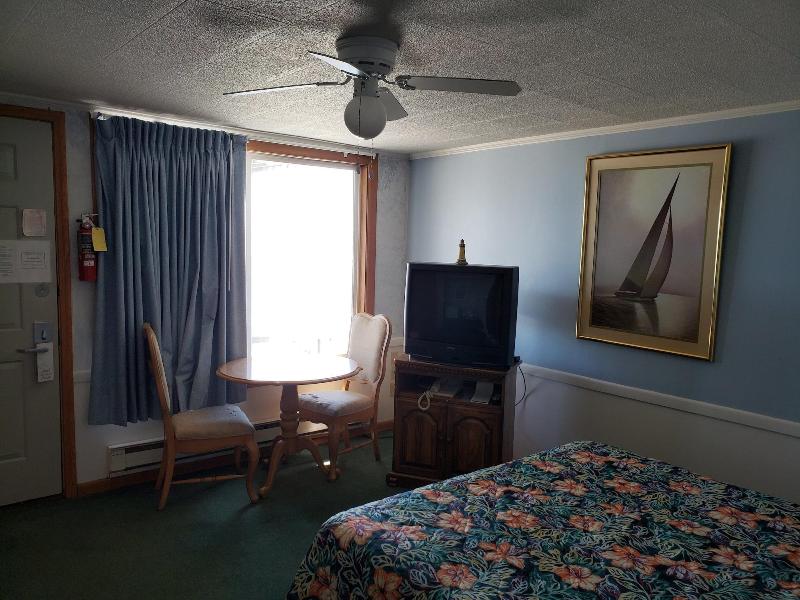 Algoma Beach Motel image
