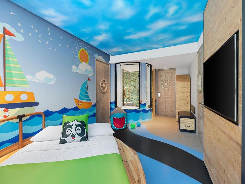 Four Points By Sheraton Phuket Patong Beach Resort image