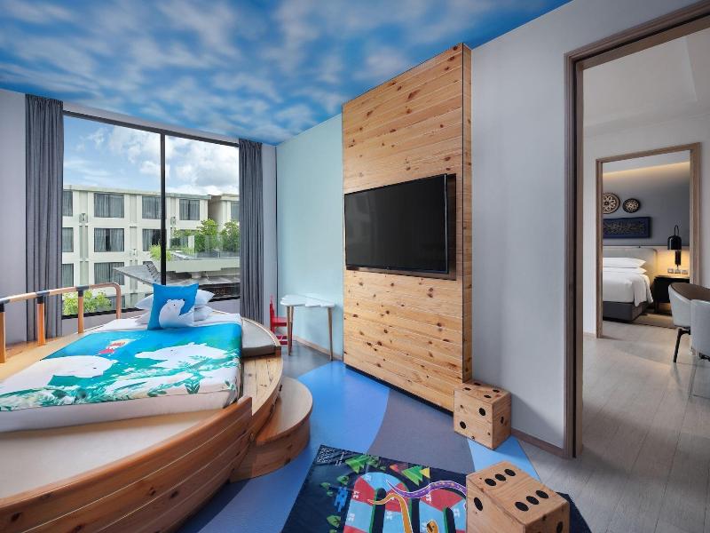 Four Points By Sheraton Phuket Patong Beach Resort image