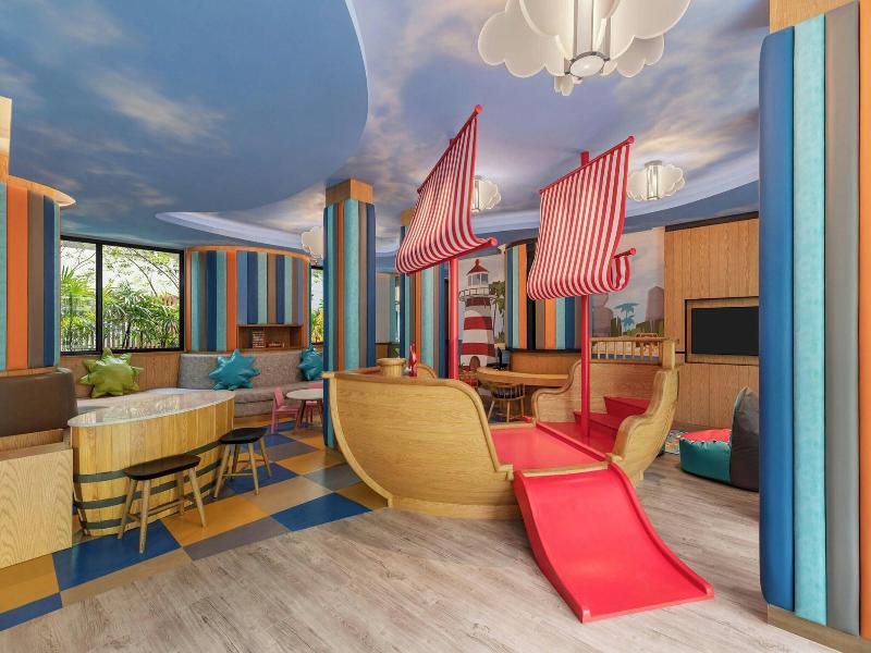 Four Points By Sheraton Phuket Patong Beach Resort image