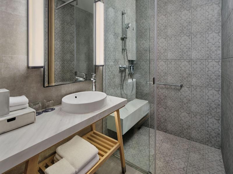 Four Points By Sheraton Phuket Patong Beach Resort image