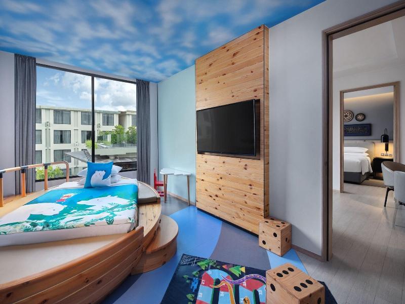 Four Points By Sheraton Phuket Patong Beach Resort image