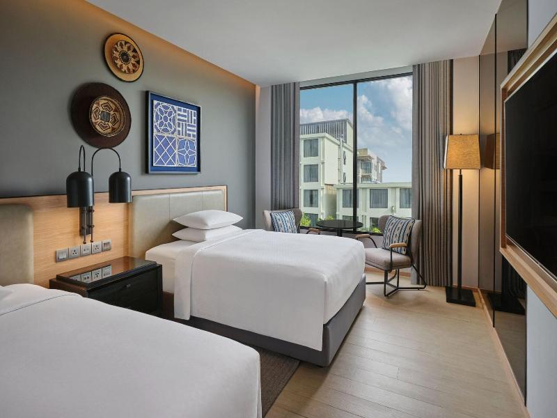 Four Points By Sheraton Phuket Patong Beach Resort image