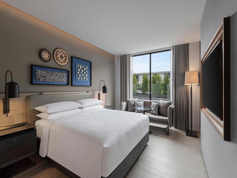 Four Points By Sheraton Phuket Patong Beach Resort image