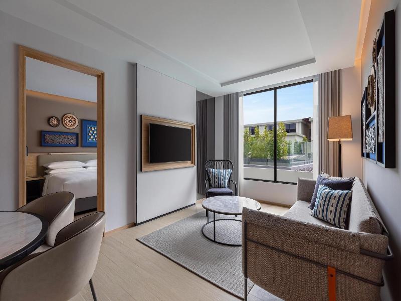 Four Points By Sheraton Phuket Patong Beach Resort image