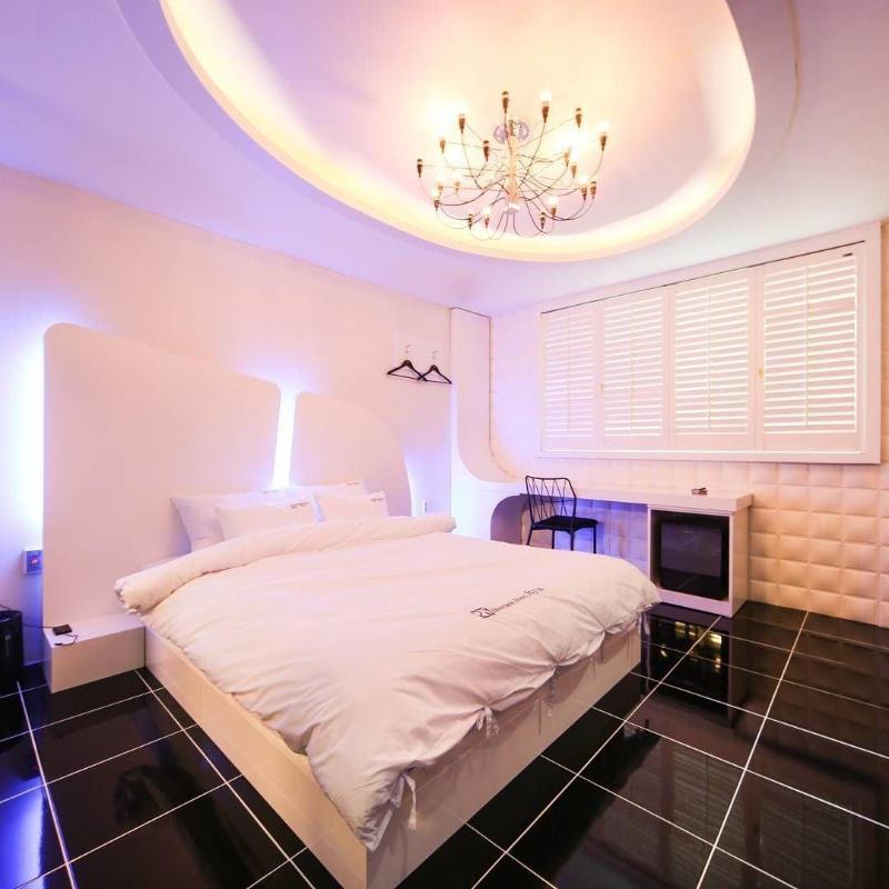 Ryn Boutique Hotel image
