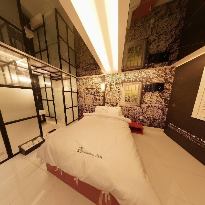 Ryn Boutique Hotel image