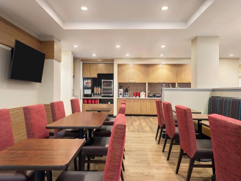 Towneplace Suites By Marriott Janesville image