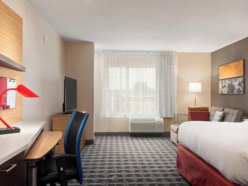 Towneplace Suites By Marriott Janesville image