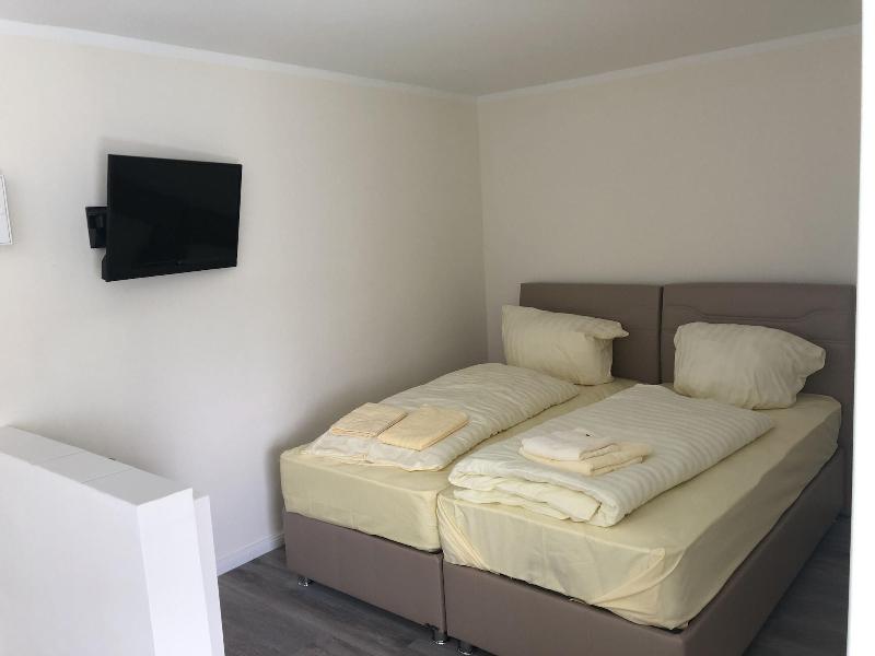 M&M Hotel - Neu Wulmstorf image