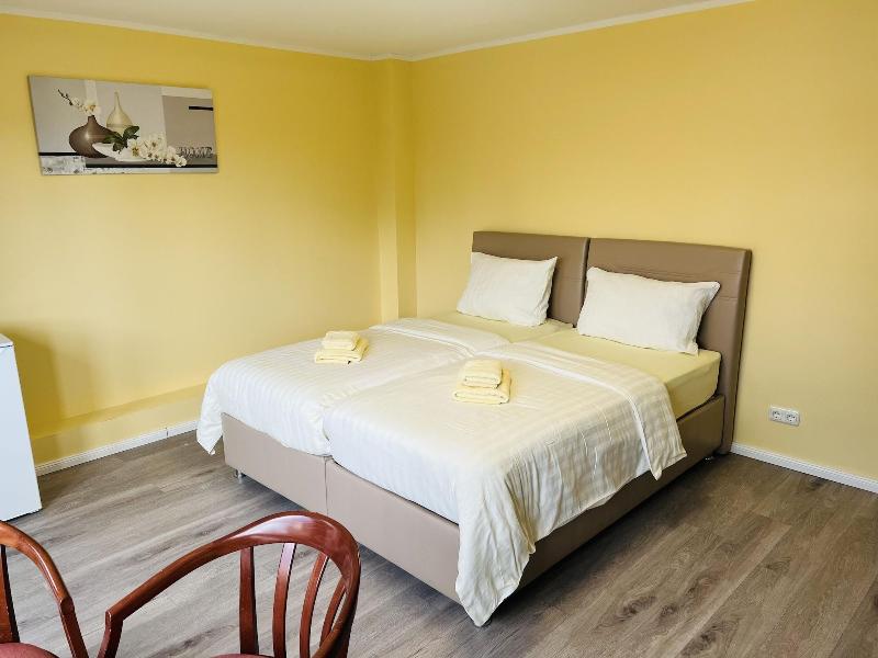 M&M Hotel - Neu Wulmstorf image