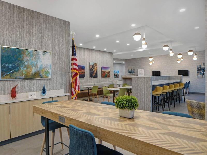 Towneplace Suites By Marriott Phoenix Glendale Spo image