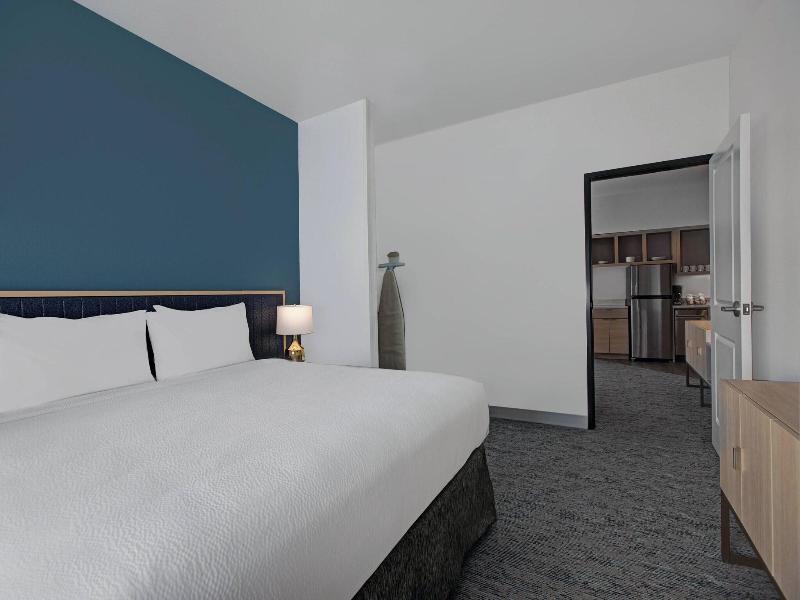 Towneplace Suites By Marriott Phoenix Glendale Spo image