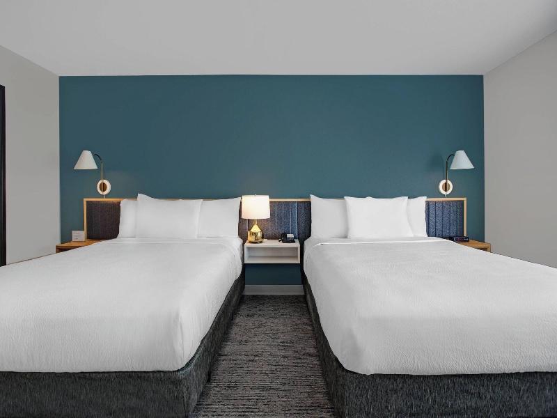 Towneplace Suites By Marriott Phoenix Glendale Spo image