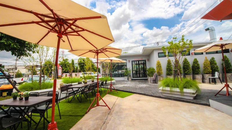 Jasper Hotel Ban Phai image