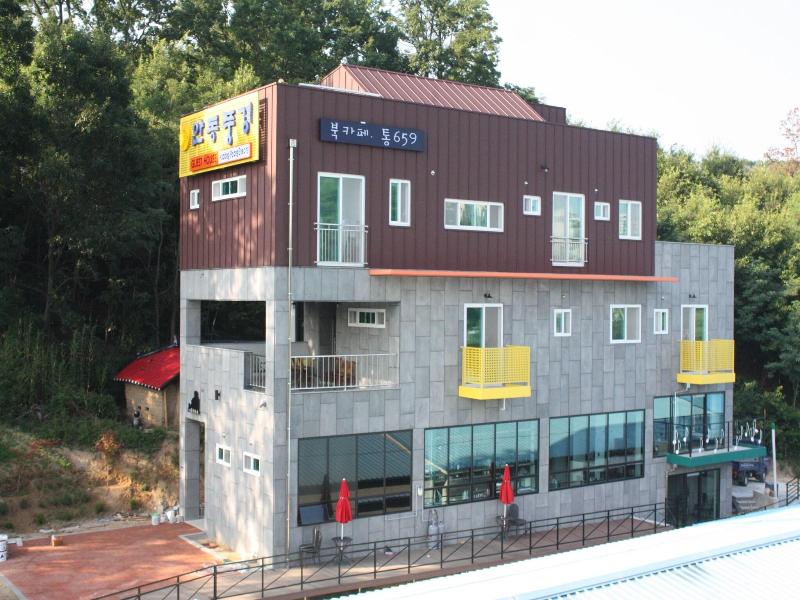 Andong Poong-gyung hostel n LIBRARY