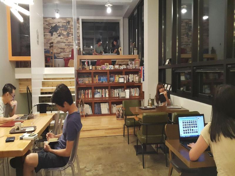Andong Poong-gyung hostel n LIBRARY image