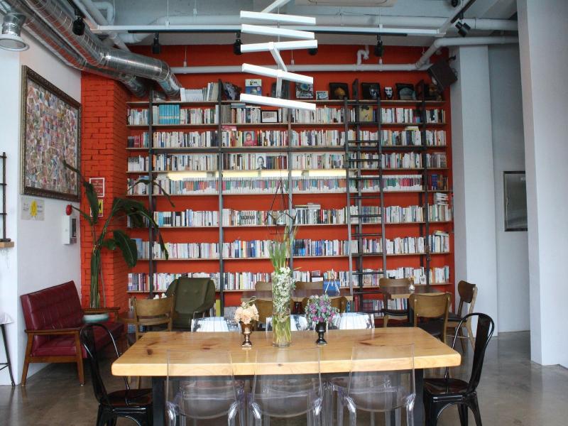 Andong Poong-gyung hostel n LIBRARY image