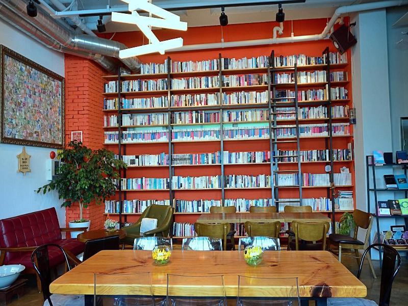 Andong Poong-gyung hostel n LIBRARY