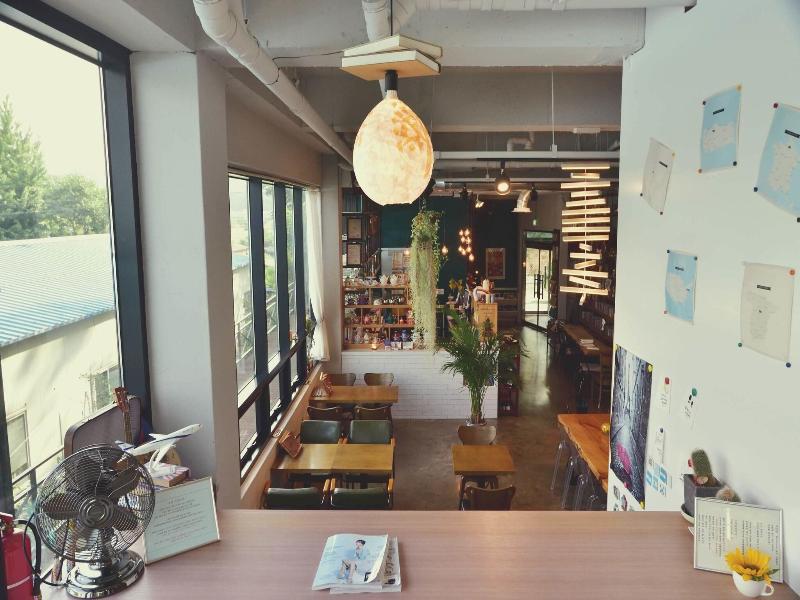 Andong Poong-gyung hostel n LIBRARY