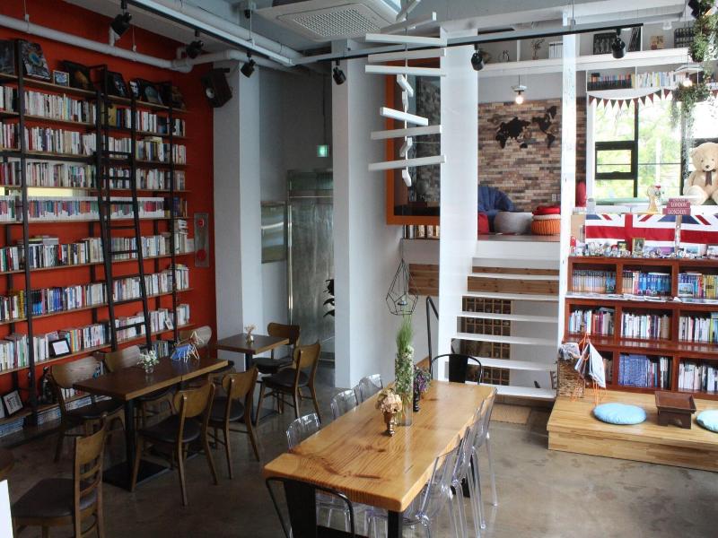 Andong Poong-gyung hostel n LIBRARY