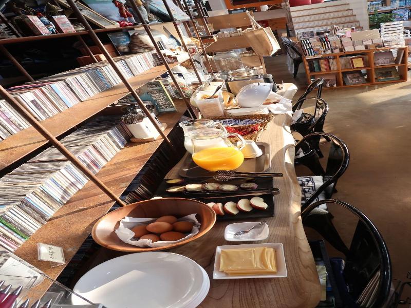 Andong Poong-gyung hostel n LIBRARY image 3