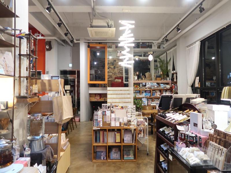 Andong Poong-gyung hostel n LIBRARY image