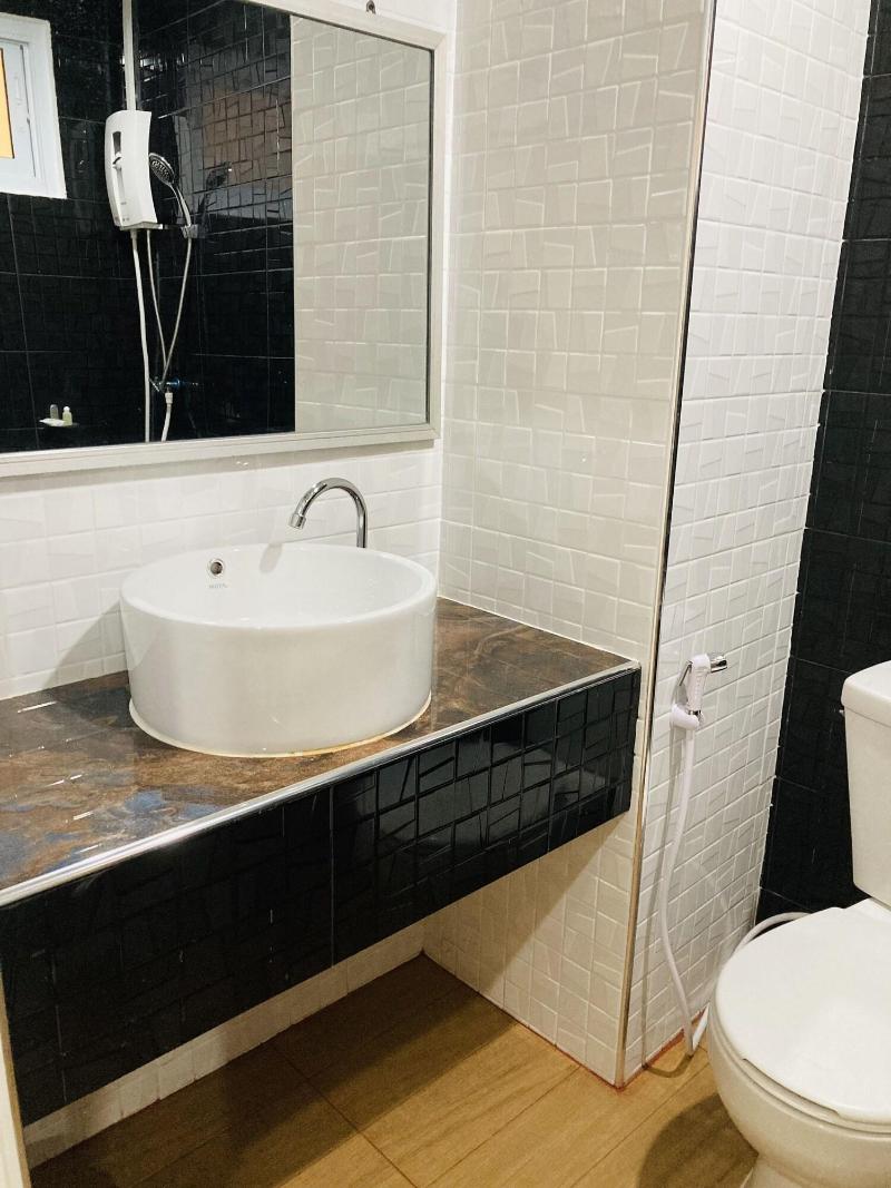 Thawat Hotel image