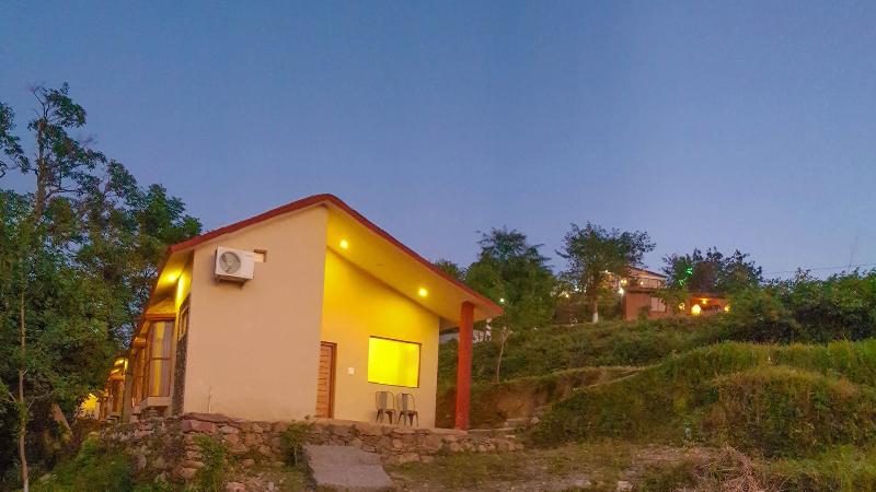 Lahermitage Resort image